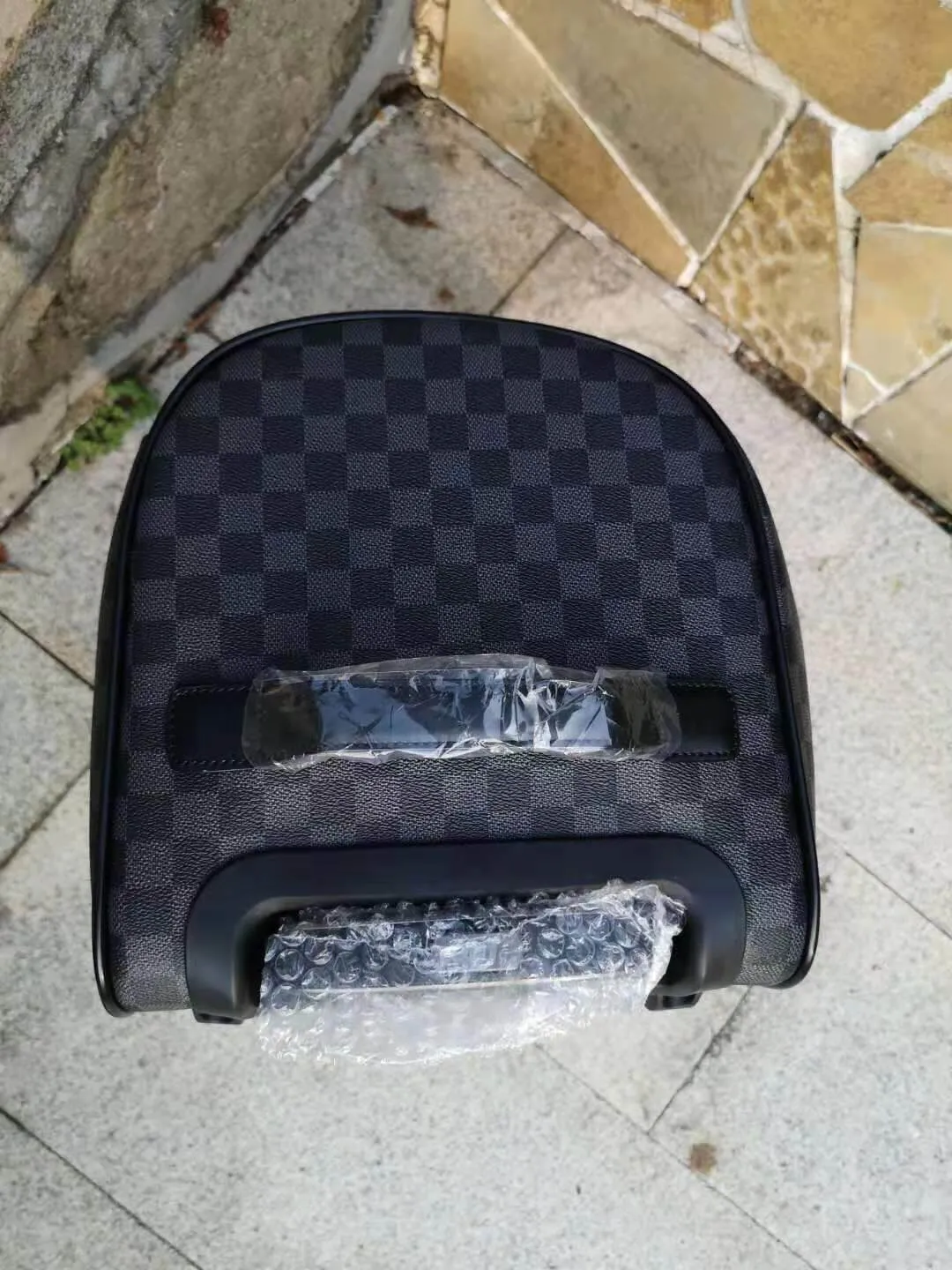 Louis Vuitton Horizon Soft 65  rolling duffle bag
