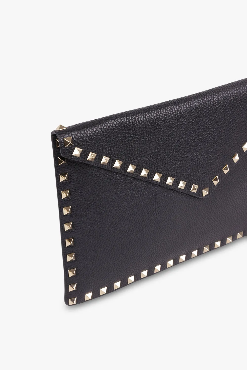 ROCKSTUD LARGE POUCH GRAINED | BLACK